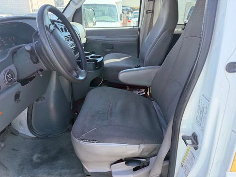 Used 2006 Ford E-350 and Econoline 350 Super Duty Wagon RWD image 7