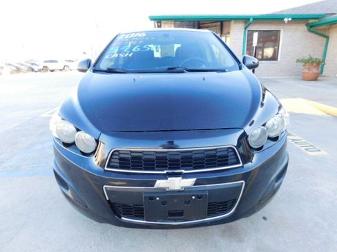 Used 2016 Chevrolet Sonic LT image 3