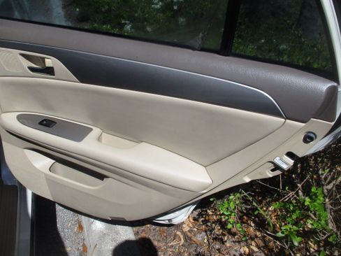 Used 2005 Toyota Avalon XLE image 18