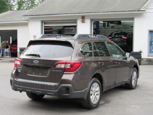 Used 2019 Subaru Outback 2.5i Premium AWD/4WD image 7