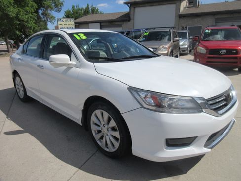 Used 2013 Honda Accord Touring Sedan image 2