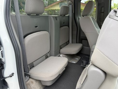 Used 2013 Nissan Frontier S image 17