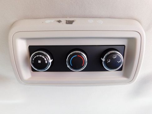 Used 2018 Dodge Journey SXT image 24