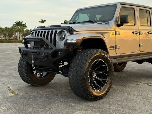 Used 2021 Jeep Gladiator Sport AWD/4WD image 20