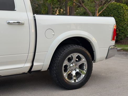 Used 2018 RAM 1500 2WD Crew Cab Laramie image 32