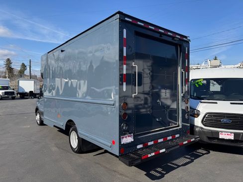 Used 2022 Ford Transit 350 image 2