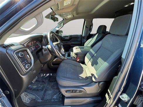 Used 2022 Chevrolet Silverado 1500 RST image 2