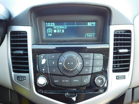 Used 2016 Chevrolet Cruze LS image 17