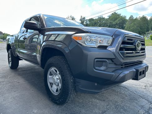 Used 2019 Toyota Tacoma image 5