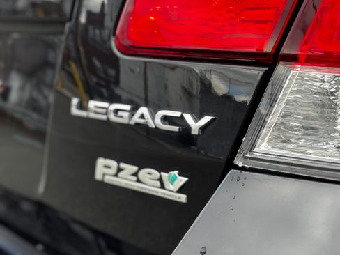 Used 2010 Subaru Legacy 2.5i Limited image 22