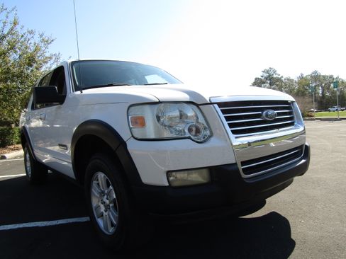 Used 2007 Ford Explorer XLT image 7