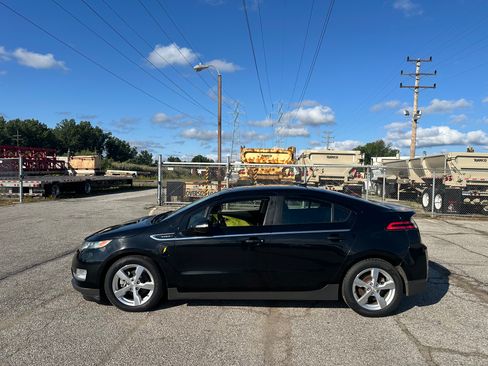 Used 2011 Chevrolet Volt Premium FWD image 2