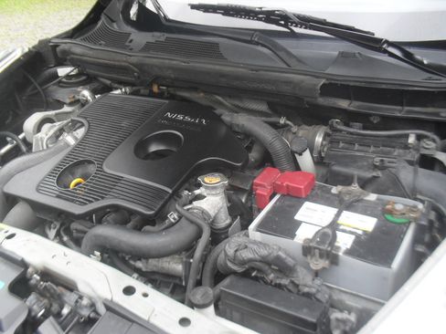 Used 2011 Nissan Juke SL image 10