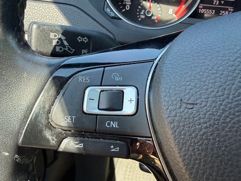 Used 2017 Volkswagen Jetta SE image 18