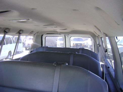 Used 2008 Ford E-350 and Econoline 350 XLT image 13