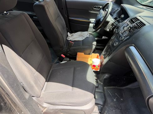 Used 2017 Ford Explorer 4WD Police Interceptor image 12