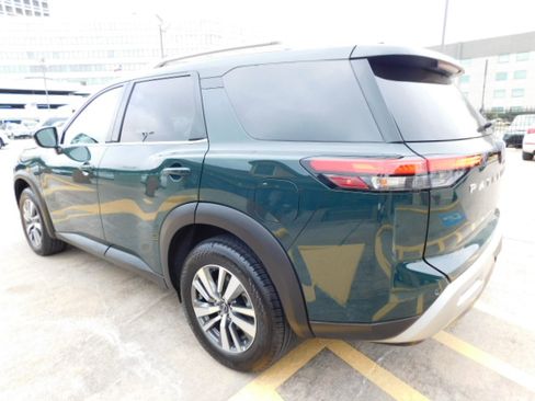 Used 2025 Nissan Pathfinder SL FWD image 5
