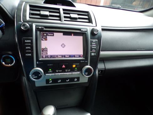 Used 2014 Toyota Camry SE w/ Sport Limited Edition FWD image 15