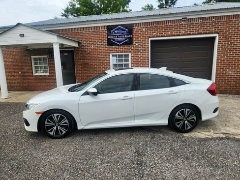 Used 2018 Honda Civic EX-T Sedan image 2