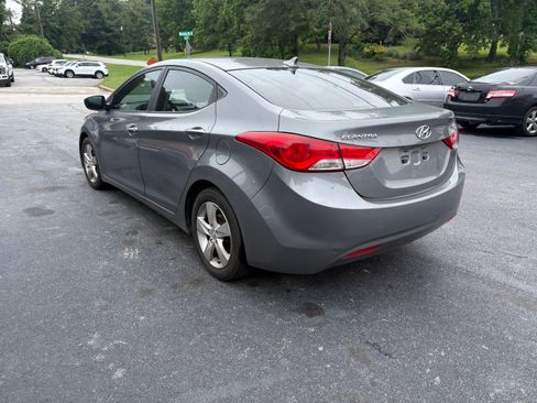 Used 2013 Hyundai Elantra image 4