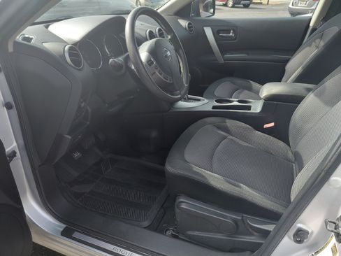 Used 2010 Nissan Rogue SL image 2