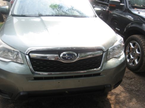 Used 2014 Subaru Forester 2.5i Premium AWD/4WD image 2