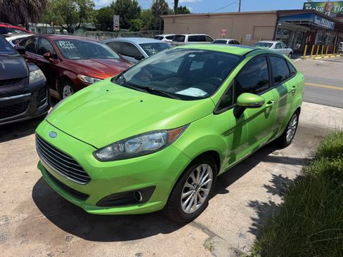 Used 2014 Ford Fiesta SE Sedan FWD image 2