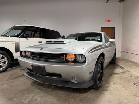 Used 2010 Dodge Challenger R/T image 1