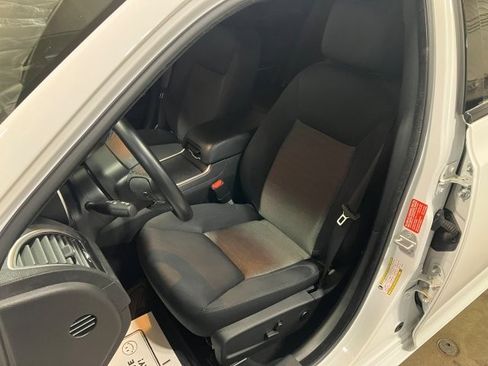 Used 2021 Chrysler 300 Touring image 7