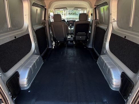 Used 2017 Nissan NV200 SV image 6