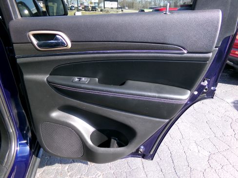 Used 2017 Jeep Grand Cherokee Limited image 14