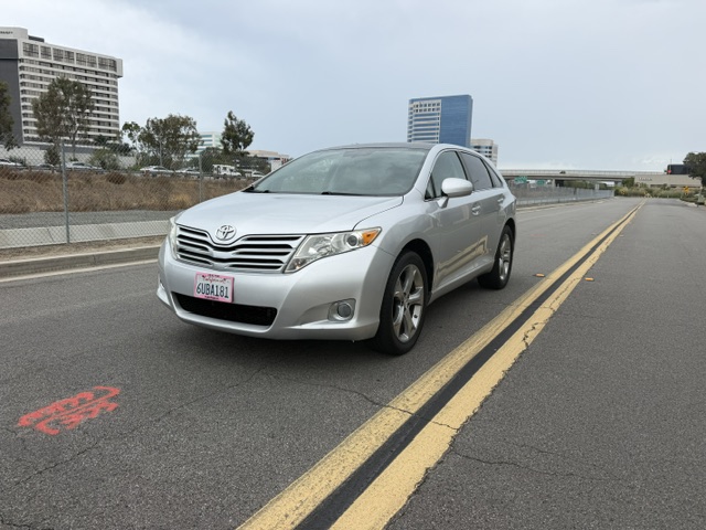 Used 2011 Toyota Venza FWD image 1