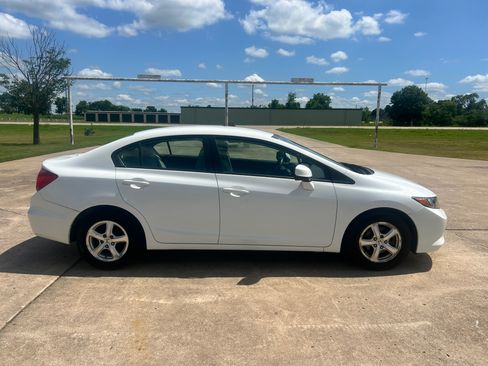 Used 2012 Honda Civic Natural Gas image 4