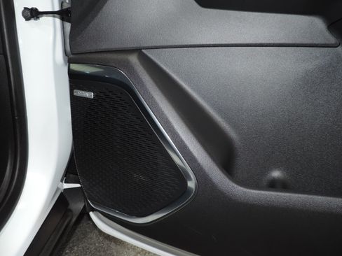 Used 2025 GMC Acadia Elevation image 19