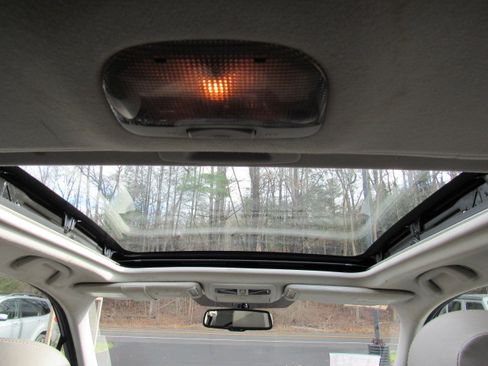 Used 2015 Subaru Forester 2.5i Limited image 22