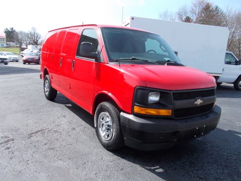 Used 2017 Chevrolet Express 2500 LS image 3