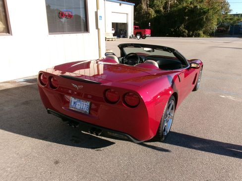 Used 2008 Chevrolet Corvette w/ Z51 Performance Package image 16