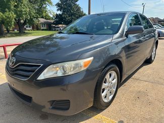 Used 2011 Toyota Camry LE image 1