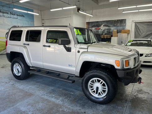 Used 2006 HUMMER H3 image 8