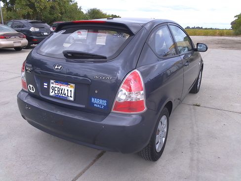 Used 2010 Hyundai Accent GS image 4