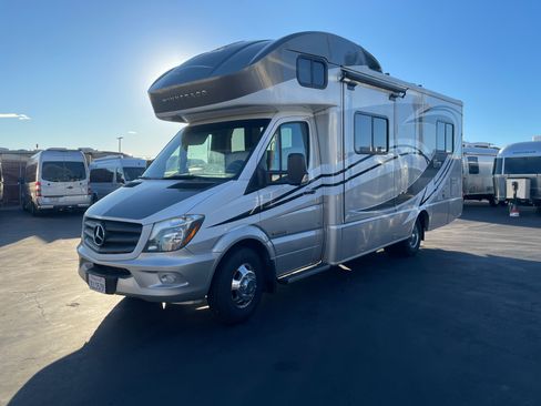 Used 2015 Mercedes-Benz Sprinter 4500 image 4