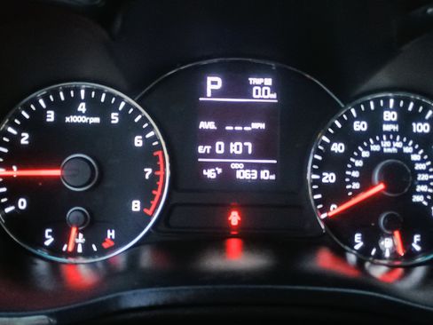 Used 2017 Kia Forte LX image 16