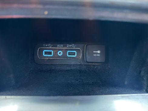 Used 2019 Jeep Grand Cherokee Altitude image 15