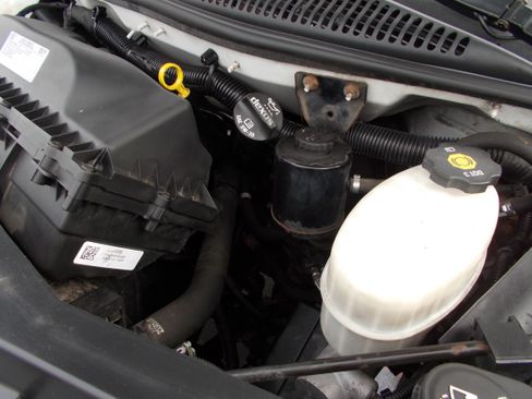 Used 2018 Chevrolet Express 2500 image 20