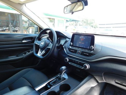Used 2020 Nissan Altima 2.5 S FWD image 20
