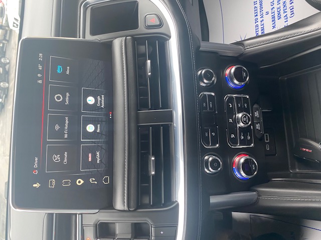 Used 2024 GMC Yukon 4WD SLE image 11