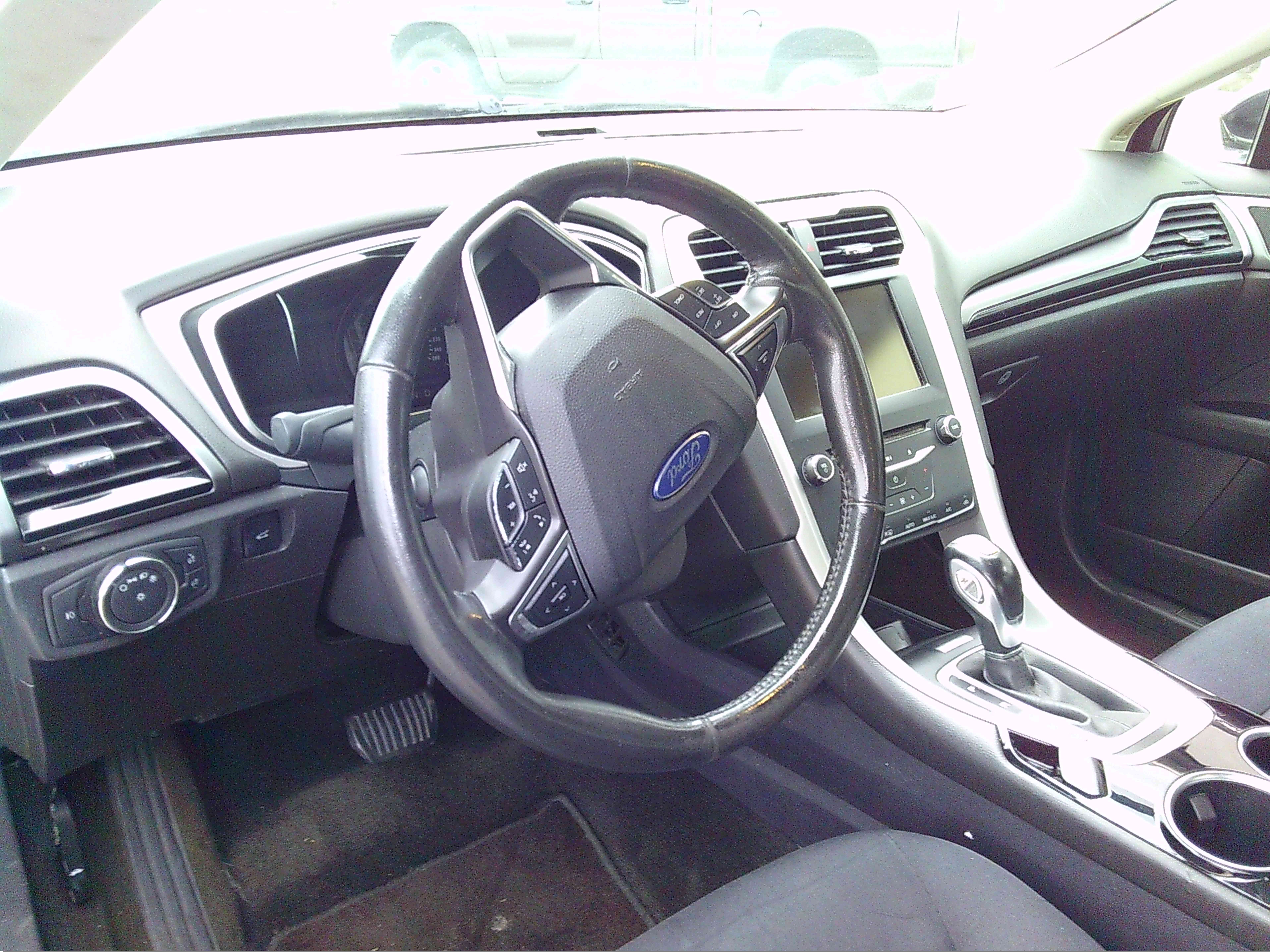 Used 2013 Ford Fusion SE FWD image 9