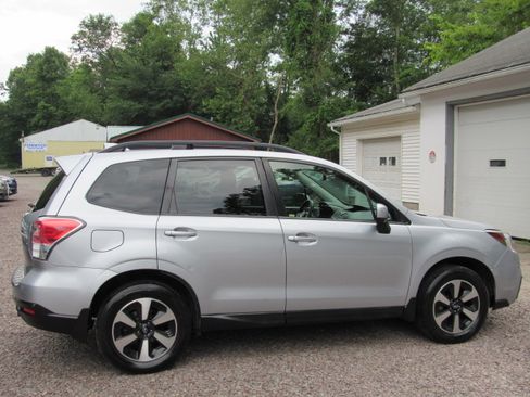 Used 2018 Subaru Forester 2.5i Premium image 16