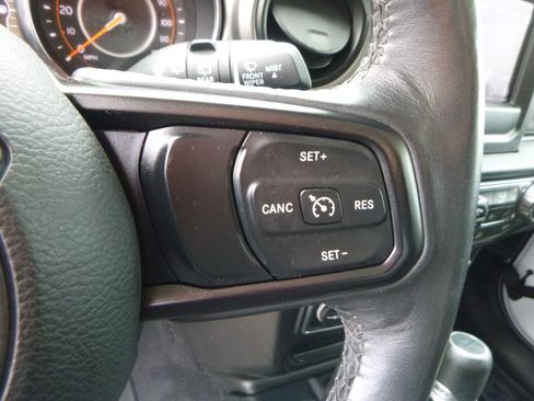 Used 2019 Jeep Wrangler 4WD Unlimited Sport image 21