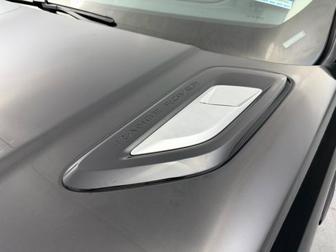 Used 2020 Land Rover Range Rover Sport HSE image 18